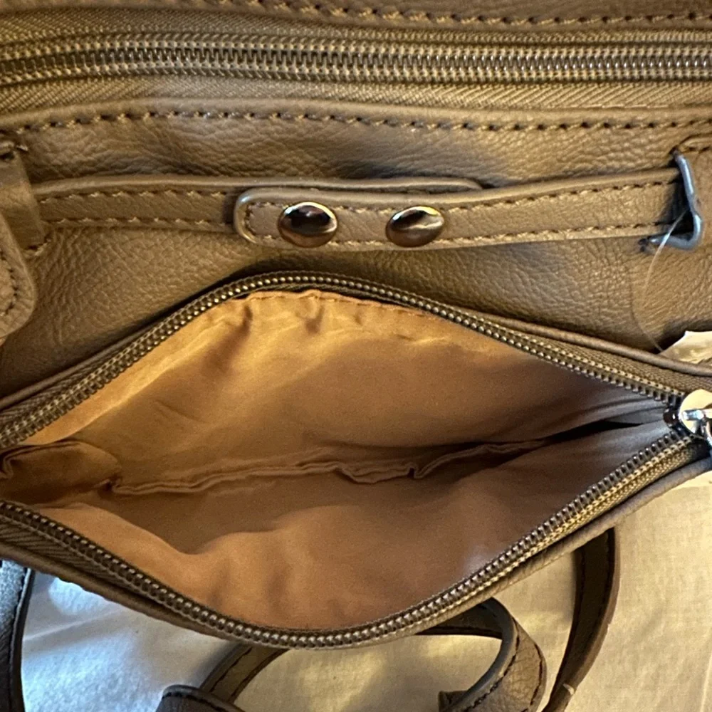 Nine West Convertible Crossbody/Clutch Wristlet NWT